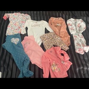 Newborn Bundle Clothes & Hats Girls